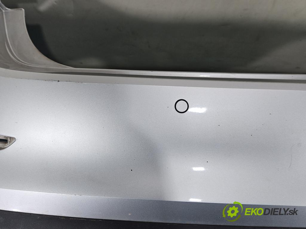 Skoda Scala 2019- 1.5 TSI 150 hp manual 110 kW 1498 cm3 5- nárazník zadní  (Klika dveří ostatní)