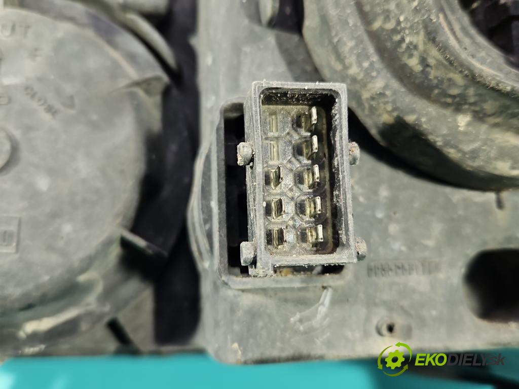 Opel Corsa C 2000-2006 1.3 cdti 69KM manual 51 kW 1248 cm3 3- Reflektor: pravý  (Svetlo predné pravé)