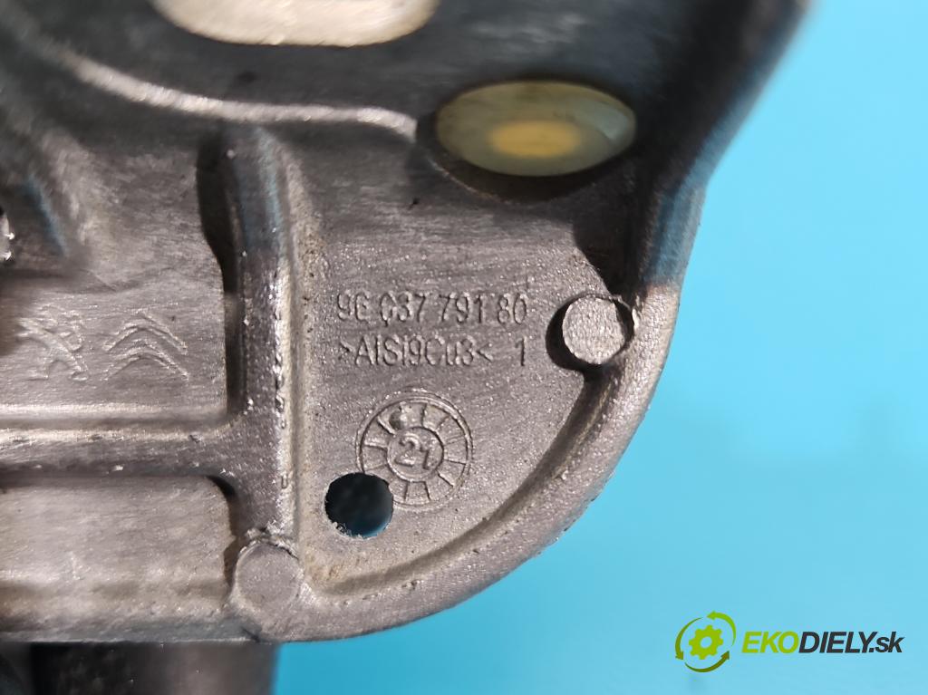 Citroen C5 Aircross 17-25 1.2 T 131 HP manual 96 kW 1199 cm3 5- Upevnenie: 9803778880