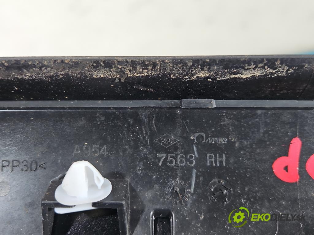 Citroen C5 Aircross 17-25 1.2 T 131 HP manual 96 kW 1199 cm3 5- lišta Okna: čelné: pravé 9834286380