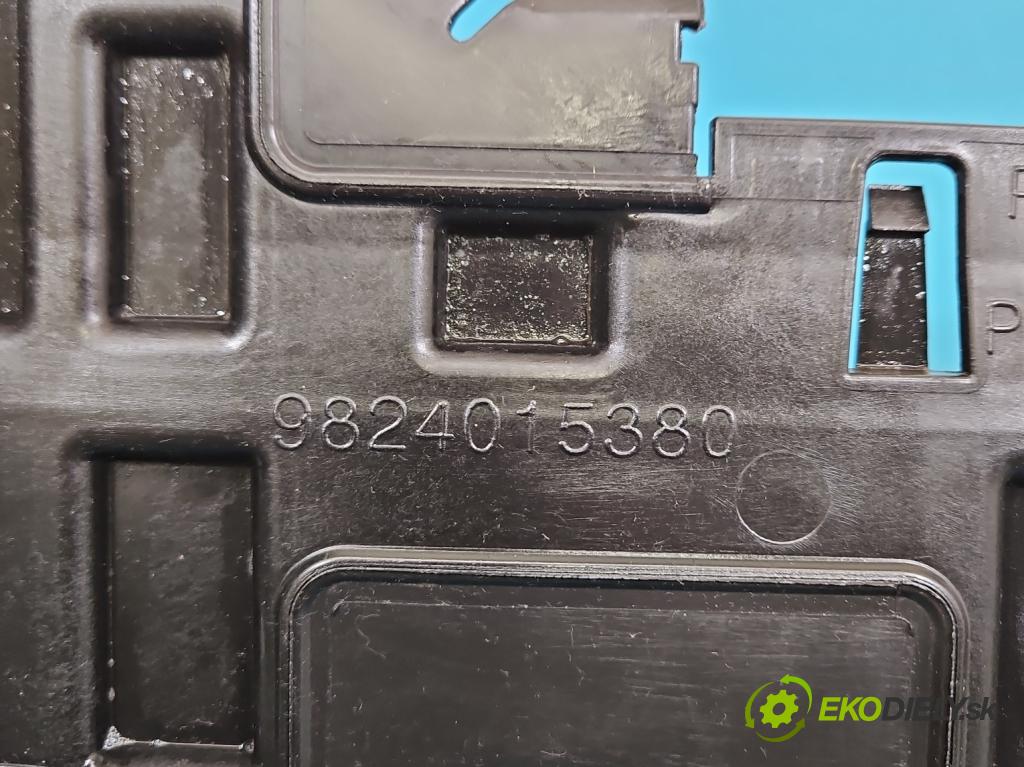 Citroen C5 Aircross 17-25 1.2 T 131 hp manual 96 kW 1199 cm3 5- Vstup: vzduchu 9824015380