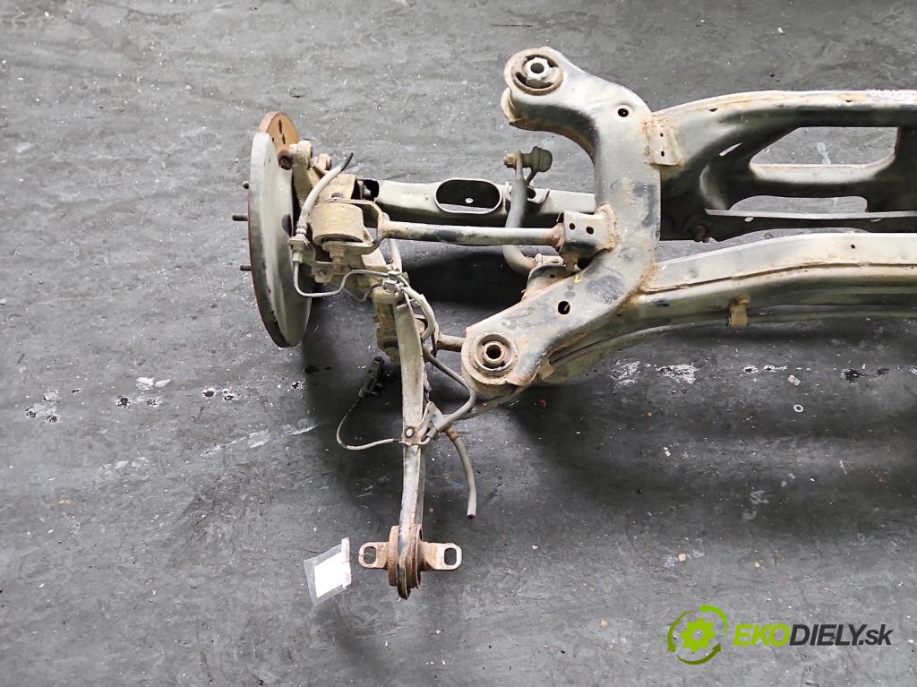 Fiat Freemont 2.0 jtd 170 HP manual 125 kW 1956 cm3 5- zadna výstuha  (Výstuha zadná)