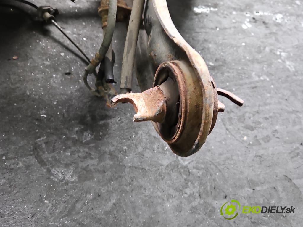 Fiat Freemont 2.0 jtd 170 HP manual 125 kW 1956 cm3 5- zadna výstuha  (Výstuha zadná)