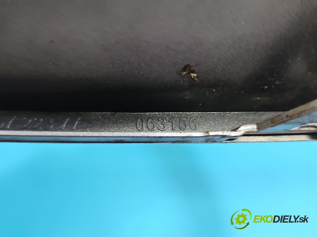 Citroen C5 Aircross 17-25 1.2 T 131 HP manual 96 kW 1199 cm3 5- blenda mriežka: nárazník pravé 9826722377