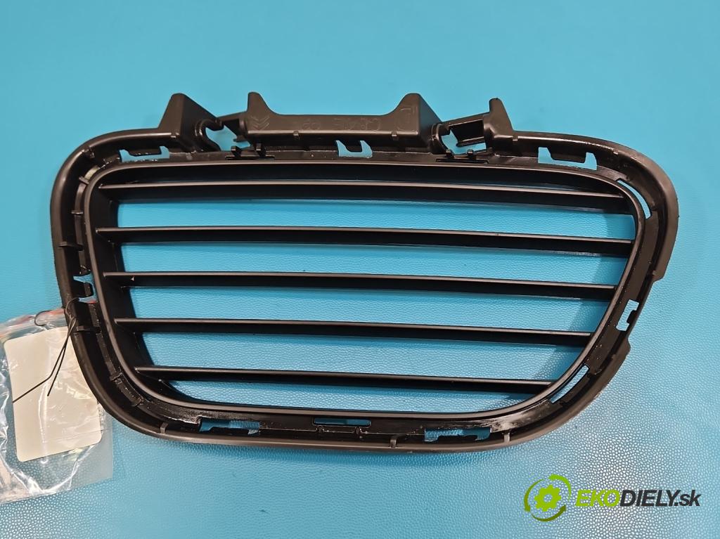 Citroen C5 Aircross 17-25 1.2 T 131 HP manual 96 kW 1199 cm3 5- blenda mriežka: nárazník pravé 9827000477