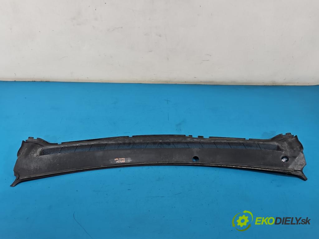 Ford Focus Mk2 2004-2011 1.6 tdci 109 hp manual 80 kW 1560 cm3 5- torpédo 4M51-A02216-AG (Plast pod čelním sklem)