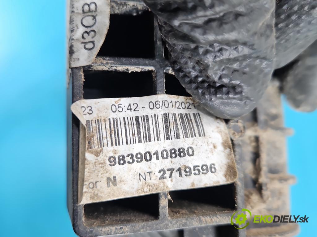 Citroen C5 Aircross 17-25 1.2 T 131 HP manual 96 kW 1199 cm3 5- chladič voda:  (Chladič vody)