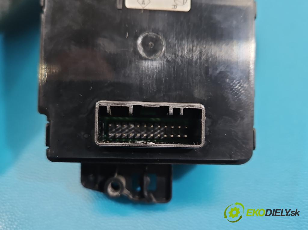 Renault Megane III 2008-2016 1.6 16V 110 hp manual 81 kW 1598 cm3 5- palubní deska panel topení 275103596R