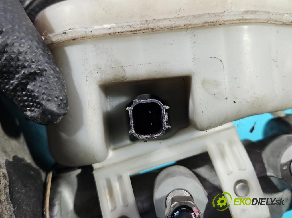 Fiat Freemont 2.0 jtd 170 hp manual 125 kW 1956 cm3 5- servo posilovač A0204802832