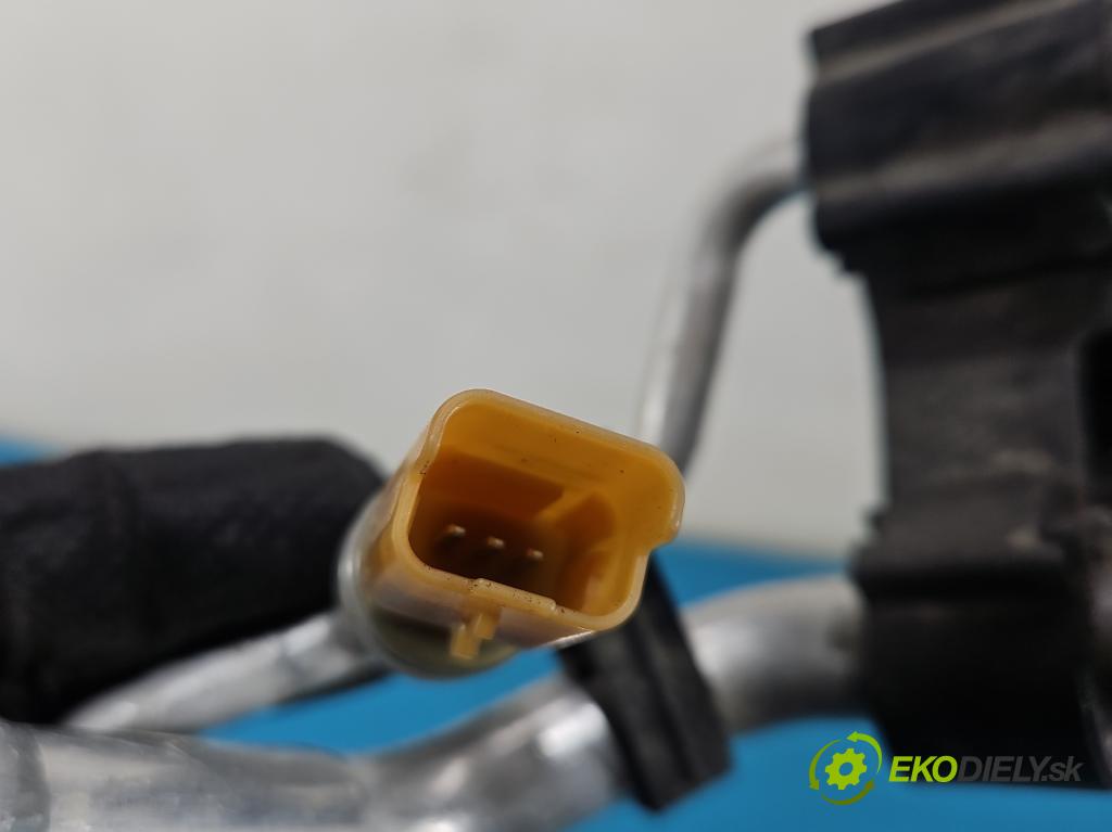 Citroen C5 Aircross 17-25 1.2 T 131 HP manual 96 kW 1199 cm3 5- rúrka klimatizácie 9839378980