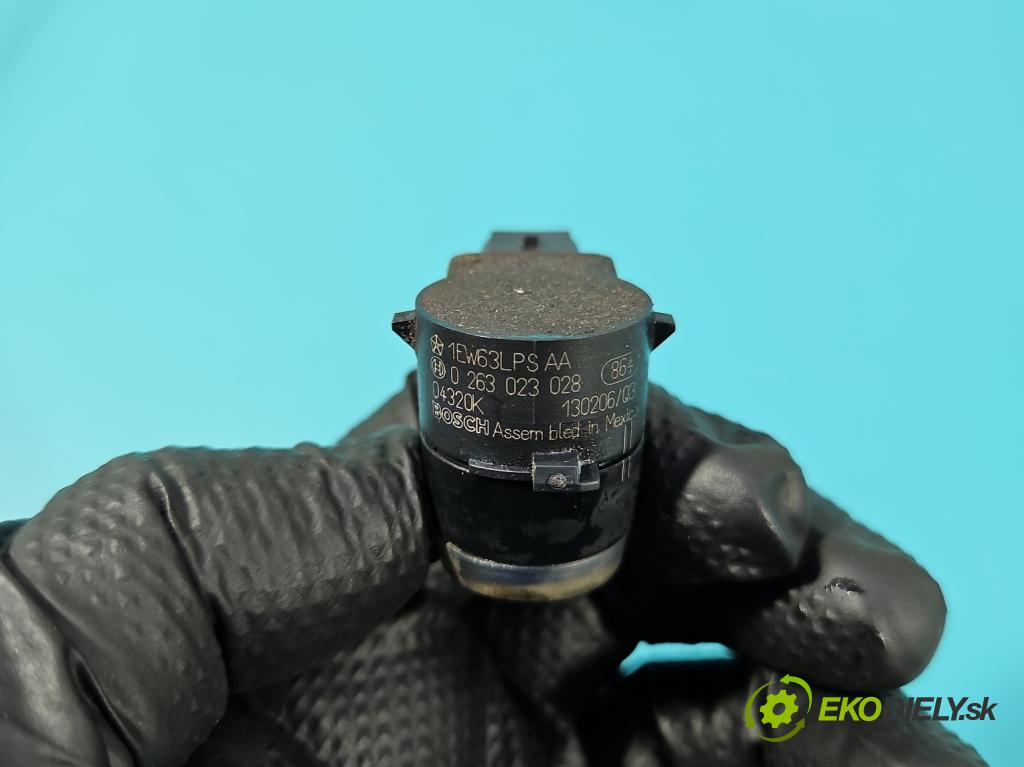 Fiat Freemont 2.0 jtd 170 HP manual 125 kW 1956 cm3 5- snímač parkovaní: 0263023028