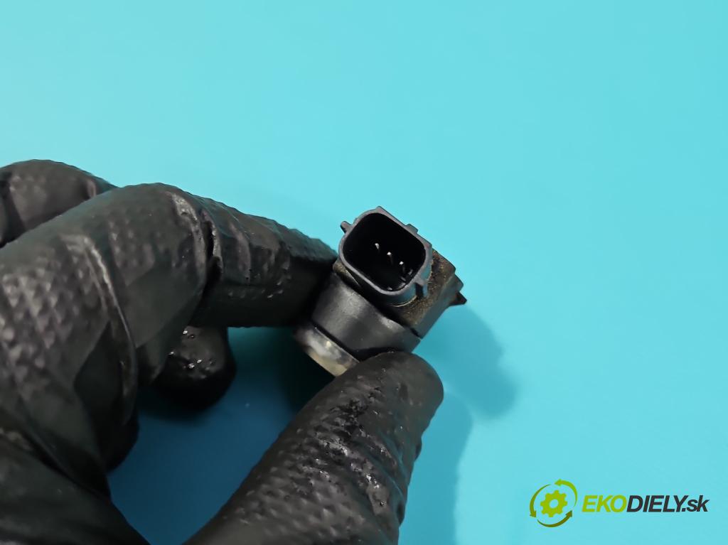 Fiat Freemont 2.0 jtd 170 HP manual 125 kW 1956 cm3 5- snímač parkovaní: 0263023028