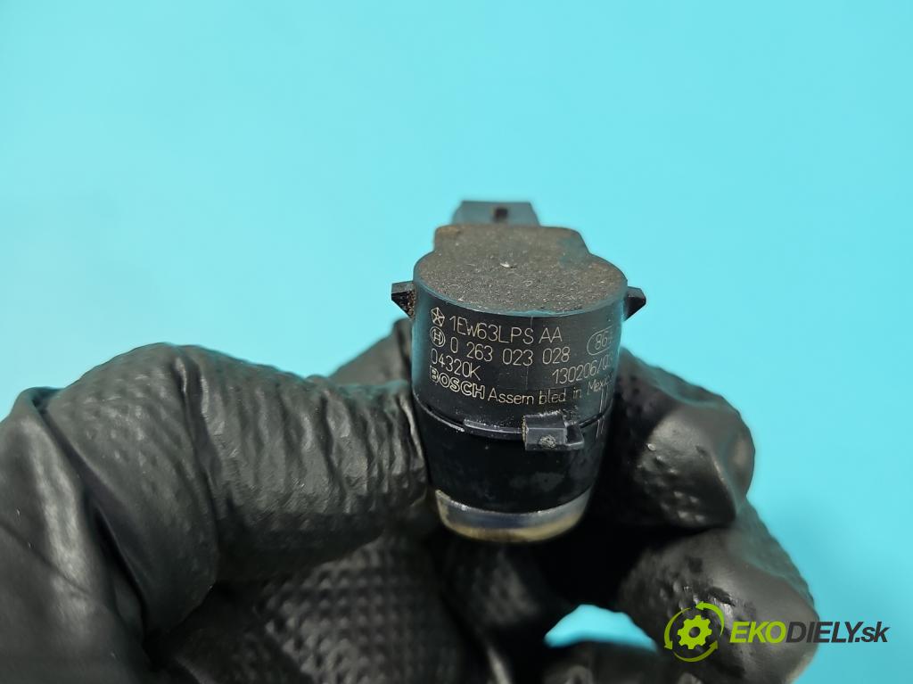 Fiat Freemont 2.0 jtd 170 HP manual 125 kW 1956 cm3 5- snímač parkovaní: 0263023028