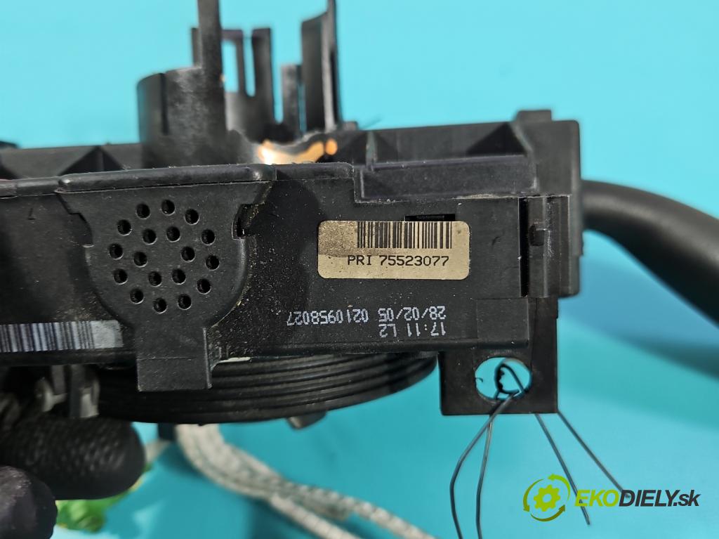 Peugeot 307 2.0 hdi 90 hp manual 66 kW 1997 cm3 5- Přepínač sdružený 96595112XT (Páčky pod volantem)