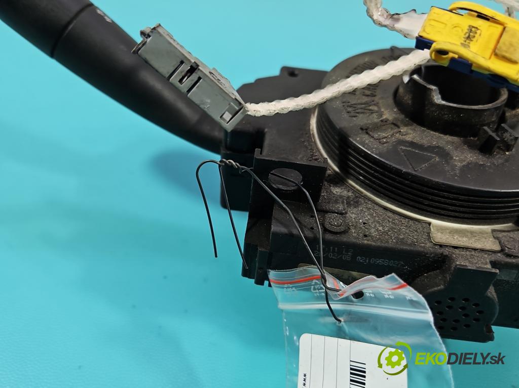 Peugeot 307 2.0 hdi 90 hp manual 66 kW 1997 cm3 5- Přepínač sdružený 96595112XT (Páčky pod volantem)