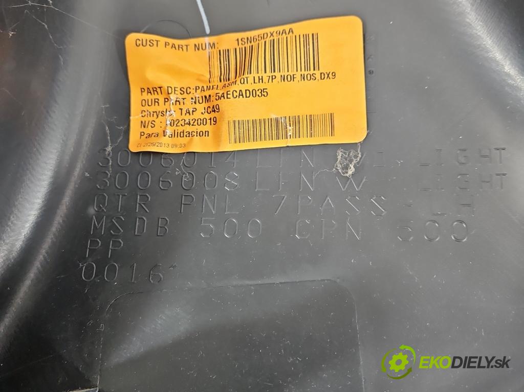 Fiat Freemont 2.0 jtd 170 HP manual 125 kW 1956 cm3 5- Čalounictví: kufra: ľavé 1SN65DX9AA