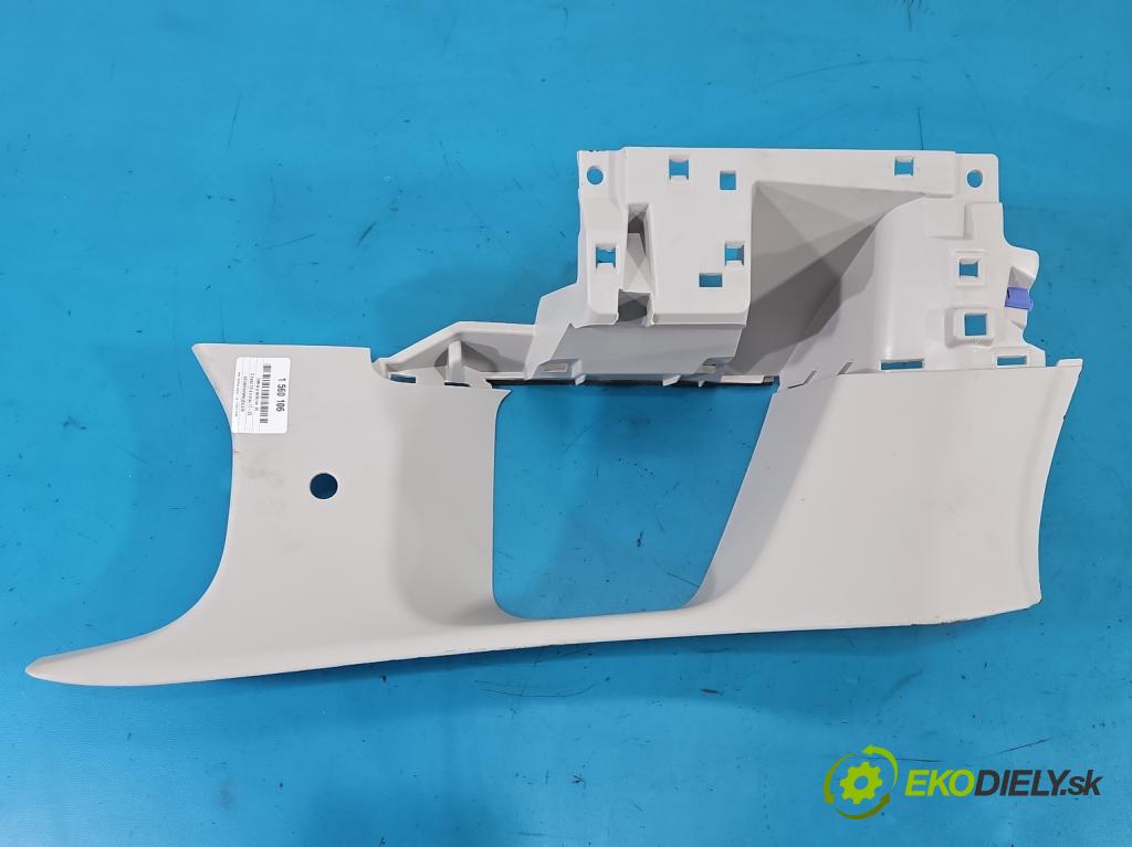 Citroen C5 Aircross 17-25 1.2 T 131 HP manual 96 kW 1199 cm3 5- kryt plast 9822821177