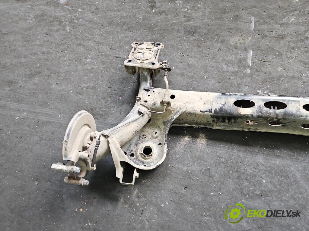 Skoda Scala 2019- 1.5 TSI 150 HP manual 110 kW 1498 cm3 5- zadna výstuha  (Výstuha zadná)