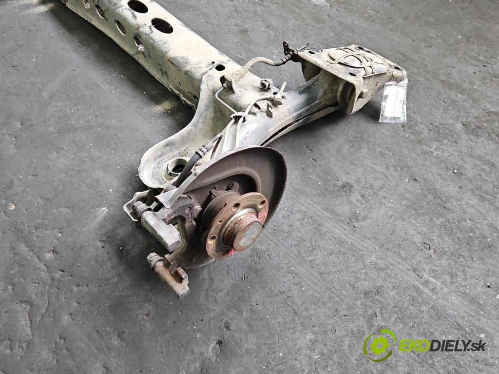 Skoda Scala 2019- 1.5 TSI 150 HP manual 110 kW 1498 cm3 5- zadna výstuha  (Výstuha zadná)