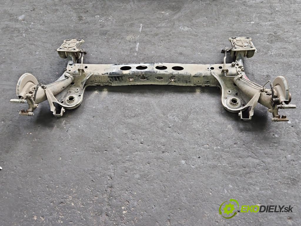 Skoda Scala 2019- 1.5 TSI 150 hp manual 110 kW 1498 cm3 5- zadní výztuha  (Zadní výztuha)