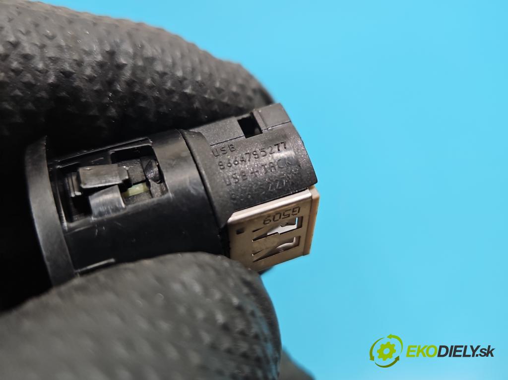 DS 4 2015-2020 2.0 hdi 181KM automatic 133 kW 1997 cm3 5- zásuvka USB 9664795277