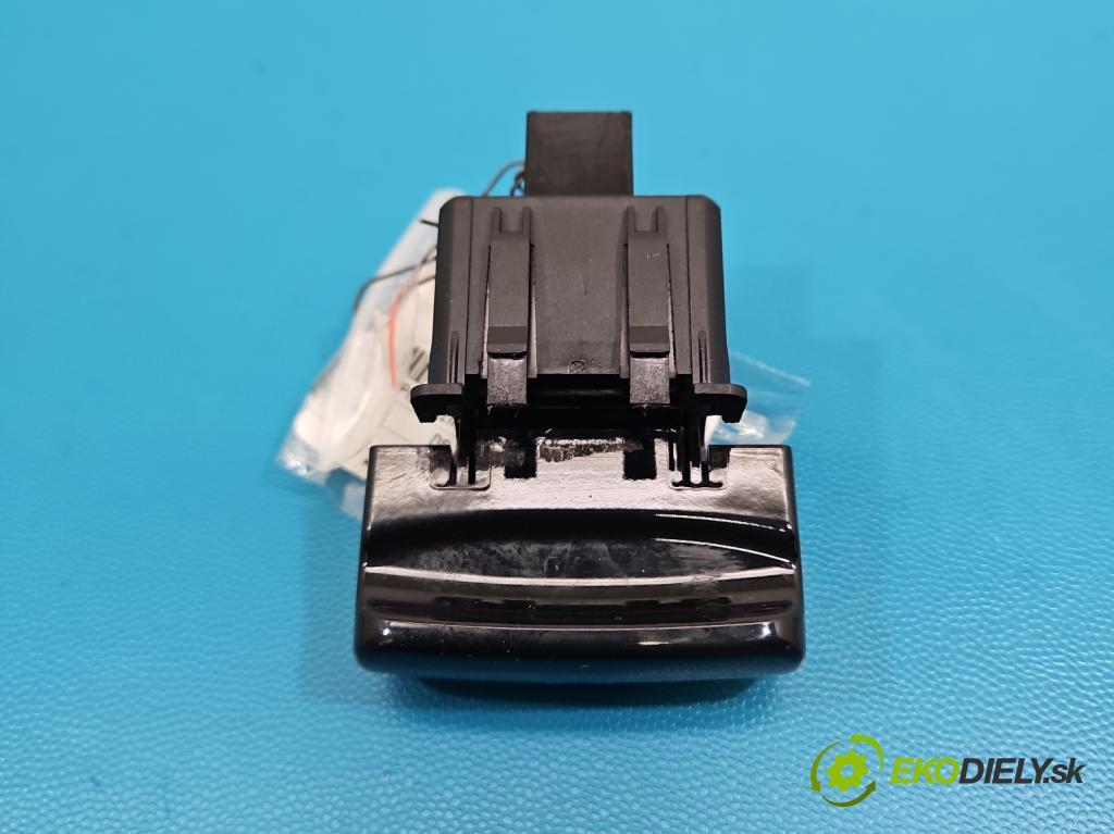 DS 4 2015-2020 2.0 hdi 181KM automatic 133 kW 1997 cm3 5- prepínač brzda: ručný  (Prepínacie páčky pod volantom)