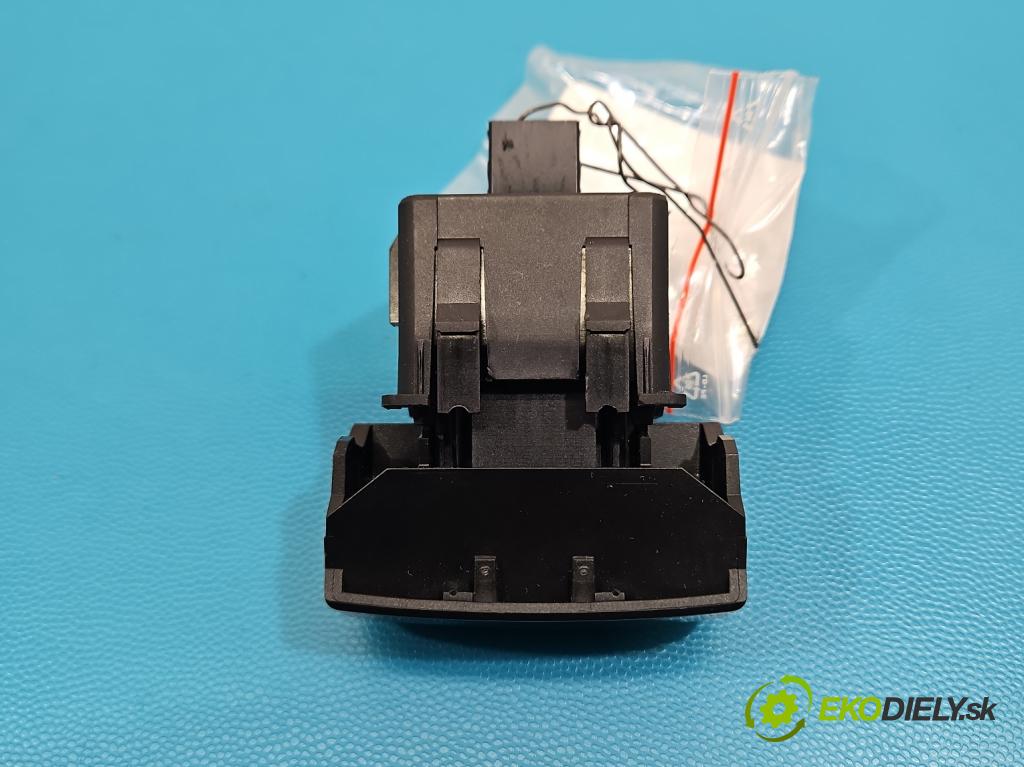 DS 4 2015-2020 2.0 hdi 181KM automatic 133 kW 1997 cm3 5- prepínač brzda: ručný  (Prepínacie páčky pod volantom)