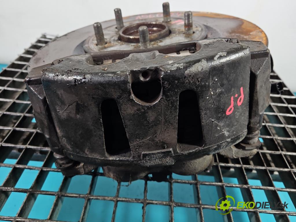 Fiat Freemont 2.0 jtd 170 HP manual 125 kW 1956 cm3 5- brzdič predné pravý  (Kľučka dverí ostatné)