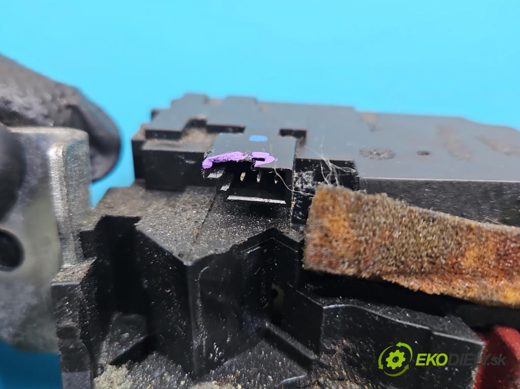 Mercedes A W169 2004-2012 2.0 cdi 109 hp manual 80 kW 1992 cm3 3- zámek kufrových dveří zadní