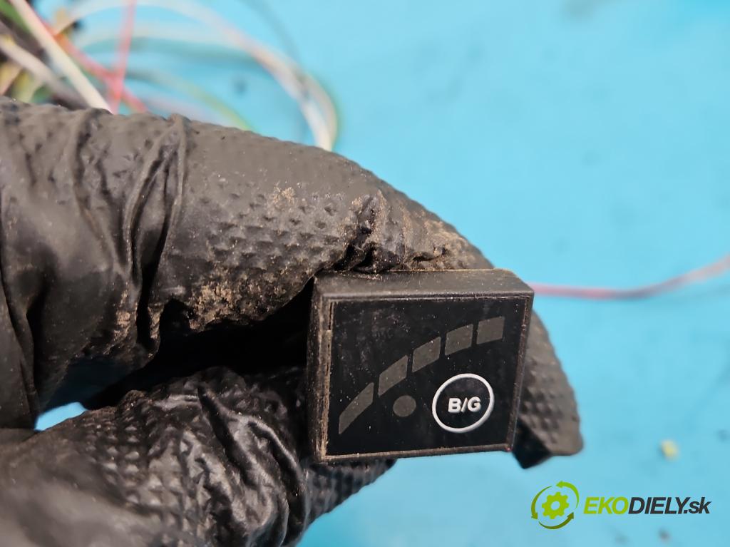 Dodge Neon 2.0 16V 141 hp automatic 104 kW 1996 cm3 4- instalace LPG