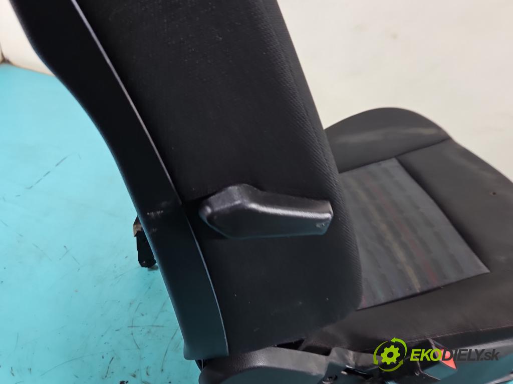 Mercedes A W169 2004-2012 2.0 cdi 109 HP manual 80 kW 1992 cm3 3- Sedačka ľavý  (Sedadlo)