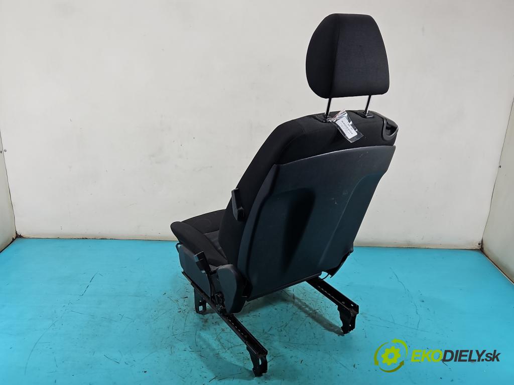 Mercedes A W169 2004-2012 2.0 cdi 109 hp manual 80 kW 1992 cm3 3- Sedadlo pravý  (Sedadlo)