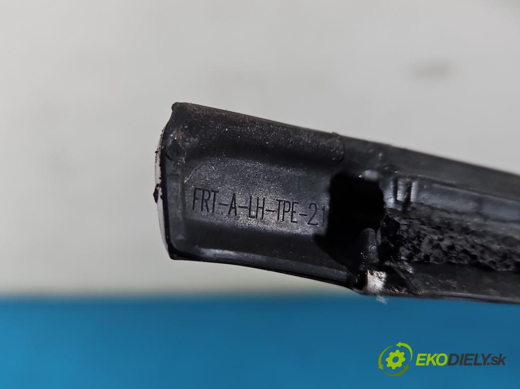 Jeep Cherokee KL 2013-2023 2.0 multijet: 140 HP manual 103 kW 1956 cm3 5- lišta dvere predné ľavé