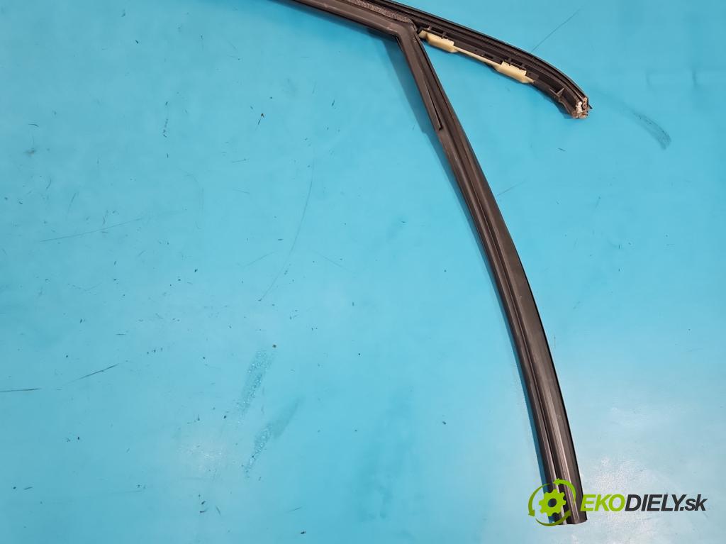 Jeep Cherokee KL 2013-2023 2.0 multijet: 140 HP manual 103 kW 1956 cm3 5- Těsnění: dvere predné ľavé