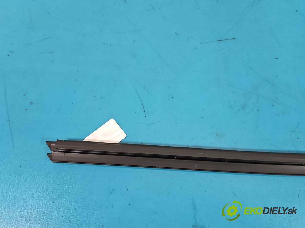 Jeep Cherokee KL 2013-2023 2.0 multijet: 140 HP manual 103 kW 1956 cm3 5- Těsnění: dvere predné ľavé