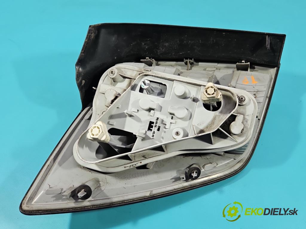 Opel Astra III 2004-2014 1.8 16V 125 HP manual 92 kW 1796 cm3 5- svetlo / reflektor zadné pravé 24451840 (Kľučka dverí ostatné)