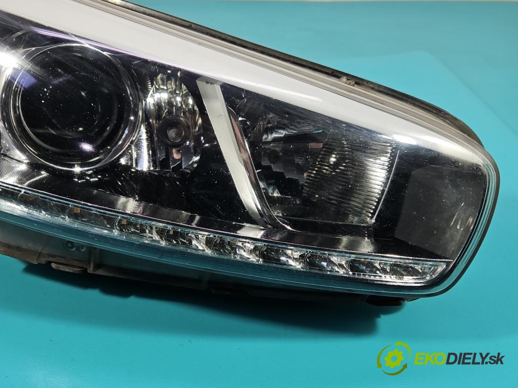 Kia Ceed II 2012-2018 1.6 crdi 128 HP manual 94 kW 1582 cm3 5- Reflektor: pravý R009B22ZZ41 (Svetlo predné pravé)