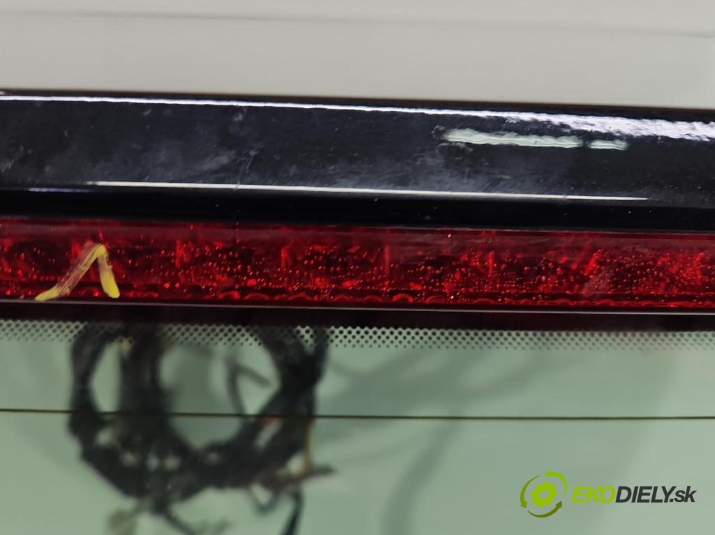 Kia Ceed II 2012-2018 1.6 crdi 128 HP manual 94 kW 1582 cm3 5- zadna kufor  (Kapota zadná (kufor))