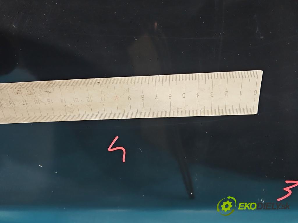 Kia Ceed II 2012-2018 1.6 crdi 128 HP manual 94 kW 1582 cm3 5- dvere predné ľavé  (Kľučka dverí ostatné)