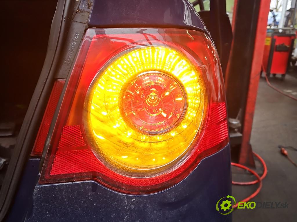 Vw Passat B6 2005-2010 1.9 tdi 105 HP manual 77 kW 1896 cm3 4- svetlo / reflektor zadné pravé 3C5945096C (Kľučka dverí ostatné)