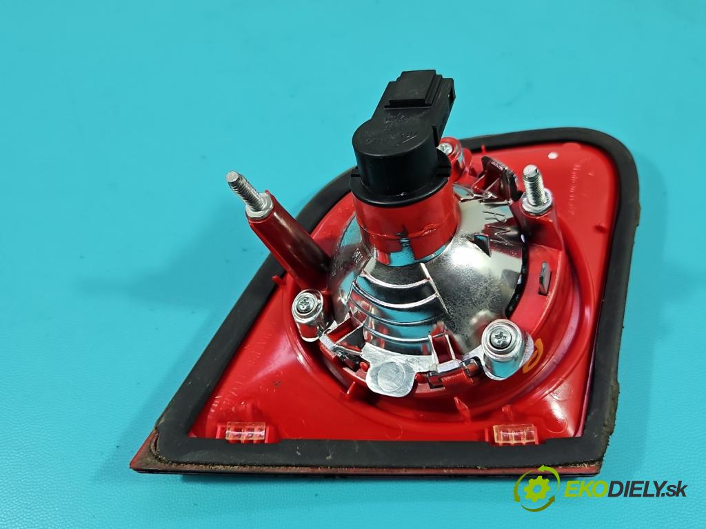 Vw Passat B6 2005-2010 1.9 tdi 105 hp manual 77 kW 1896 cm3 4- světlo zadní pravé 3C5945094C (Klika dveří ostatní)