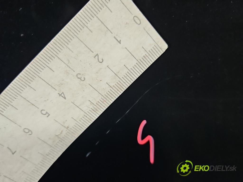 Kia Ceed II 2012-2018 1.6 crdi 128 hp manual 94 kW 1582 cm3 5- dveře zadní levé  (Klika dveří ostatní)