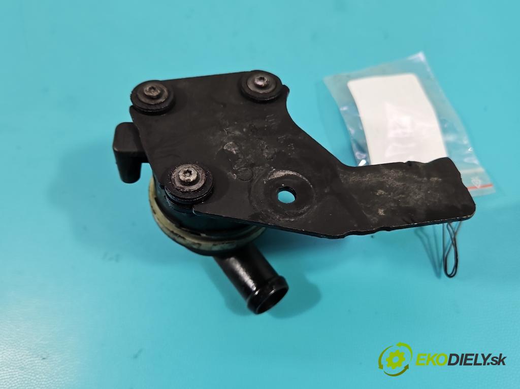 Audi A4 B8 2007-2015 2.0 tdi 143 HP manual 105 kW 1968 cm3 5- pompa obehu voda: 03L965561A