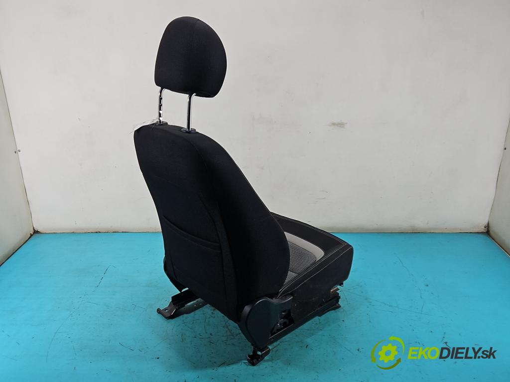 Kia Ceed II 2012-2018 1.6 crdi 128 HP manual 94 kW 1582 cm3 5- Sedačka ľavý  (Sedadlo)