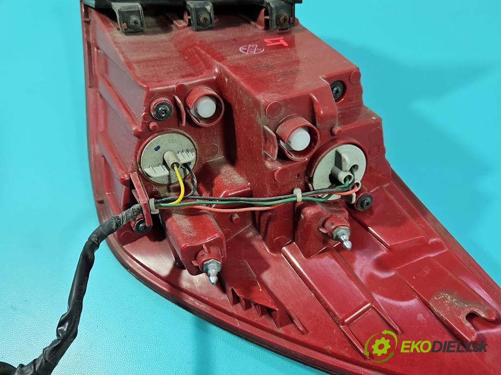 Kia Ceed II 2012-2018 1.6 crdi 128 hp manual 94 kW 1582 cm3 5- světlo zadní levé 92401-A23 (Klika dveří ostatní)