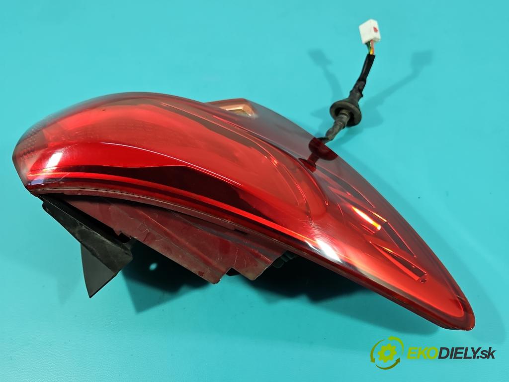 Kia Ceed II 2012-2018 1.6 crdi 128 hp manual 94 kW 1582 cm3 5- světlo zadní levé 92401-A23 (Klika dveří ostatní)