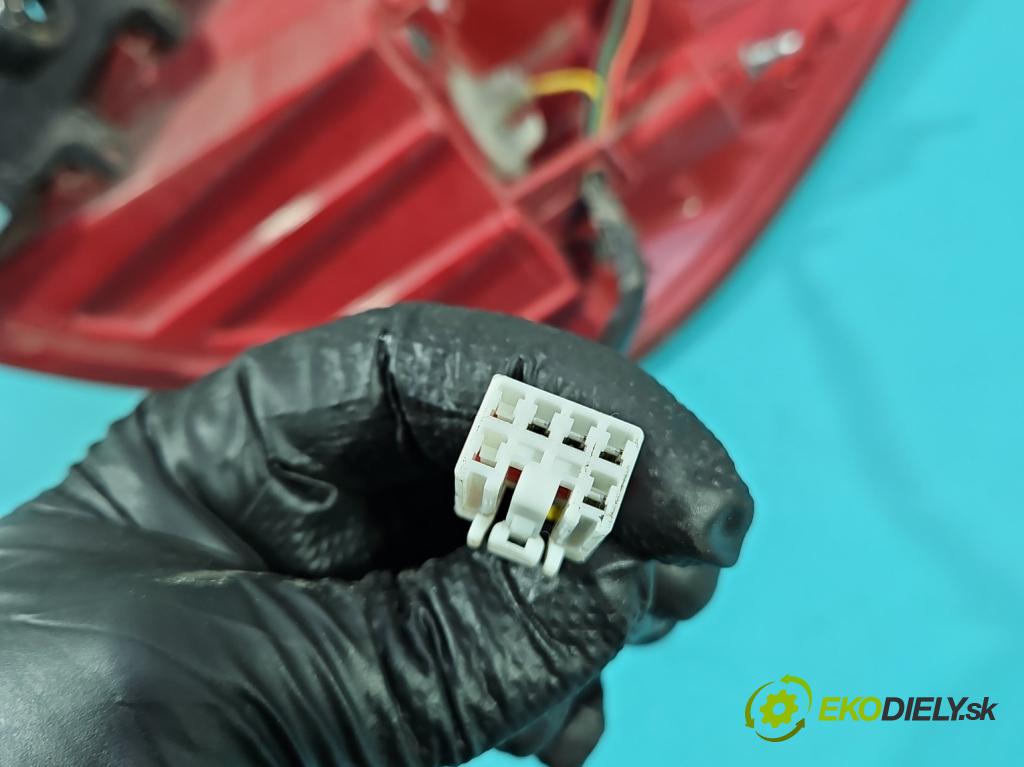 Kia Ceed II 2012-2018 1.6 crdi 128 hp manual 94 kW 1582 cm3 5- světlo zadní levé 92401-A23 (Klika dveří ostatní)