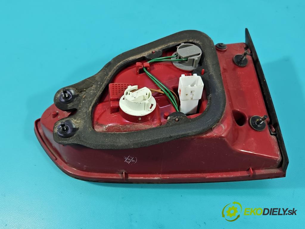 Kia Ceed II 2012-2018 1.6 crdi 128 HP manual 94 kW 1582 cm3 5- svetlo / reflektor zadné ľavé 92403-A23 (Kľučka dverí ostatné)