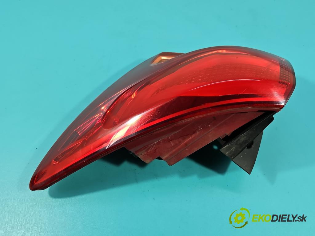 Kia Ceed II 2012-2018 1.6 crdi 128 HP manual 94 kW 1582 cm3 5- svetlo / reflektor zadné pravé 92402-A23 (Kľučka dverí ostatné)