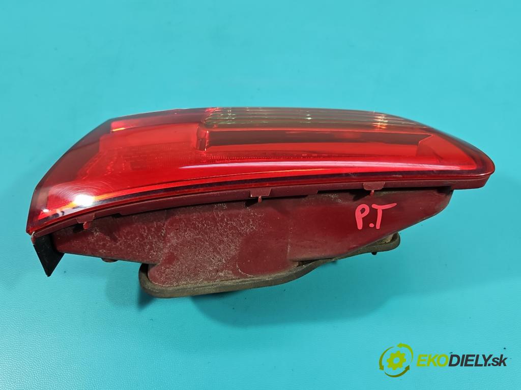 Kia Ceed II 2012-2018 1.6 crdi 128 HP manual 94 kW 1582 cm3 5- svetlo / reflektor zadné pravé 92404-A23 (Kľučka dverí ostatné)